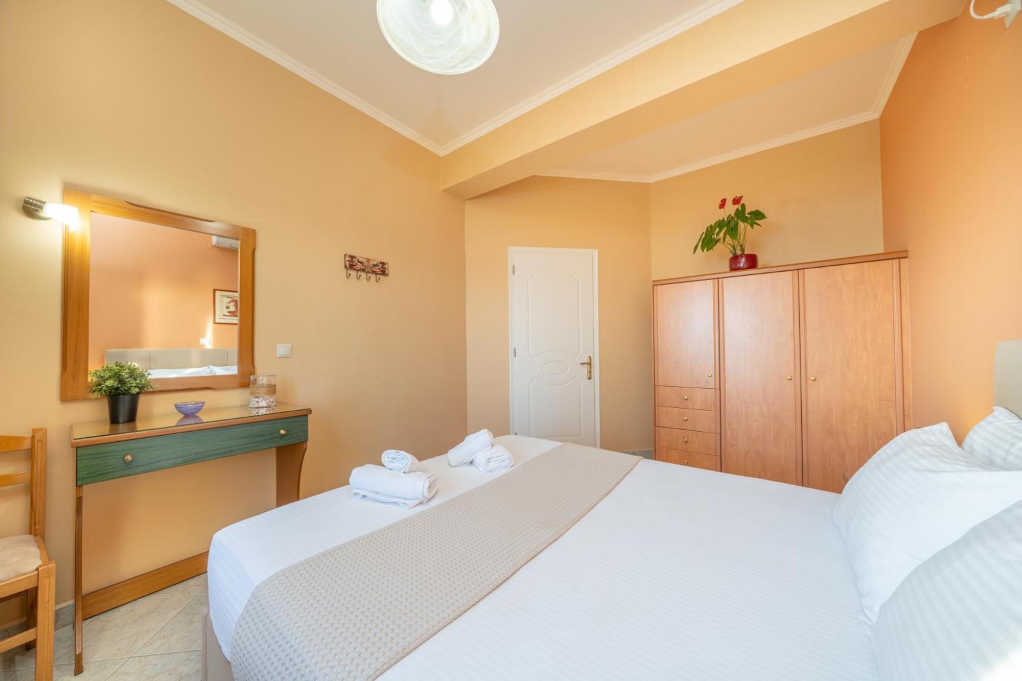 Eleftheria Apartments Vlachata Eksteriør bilde